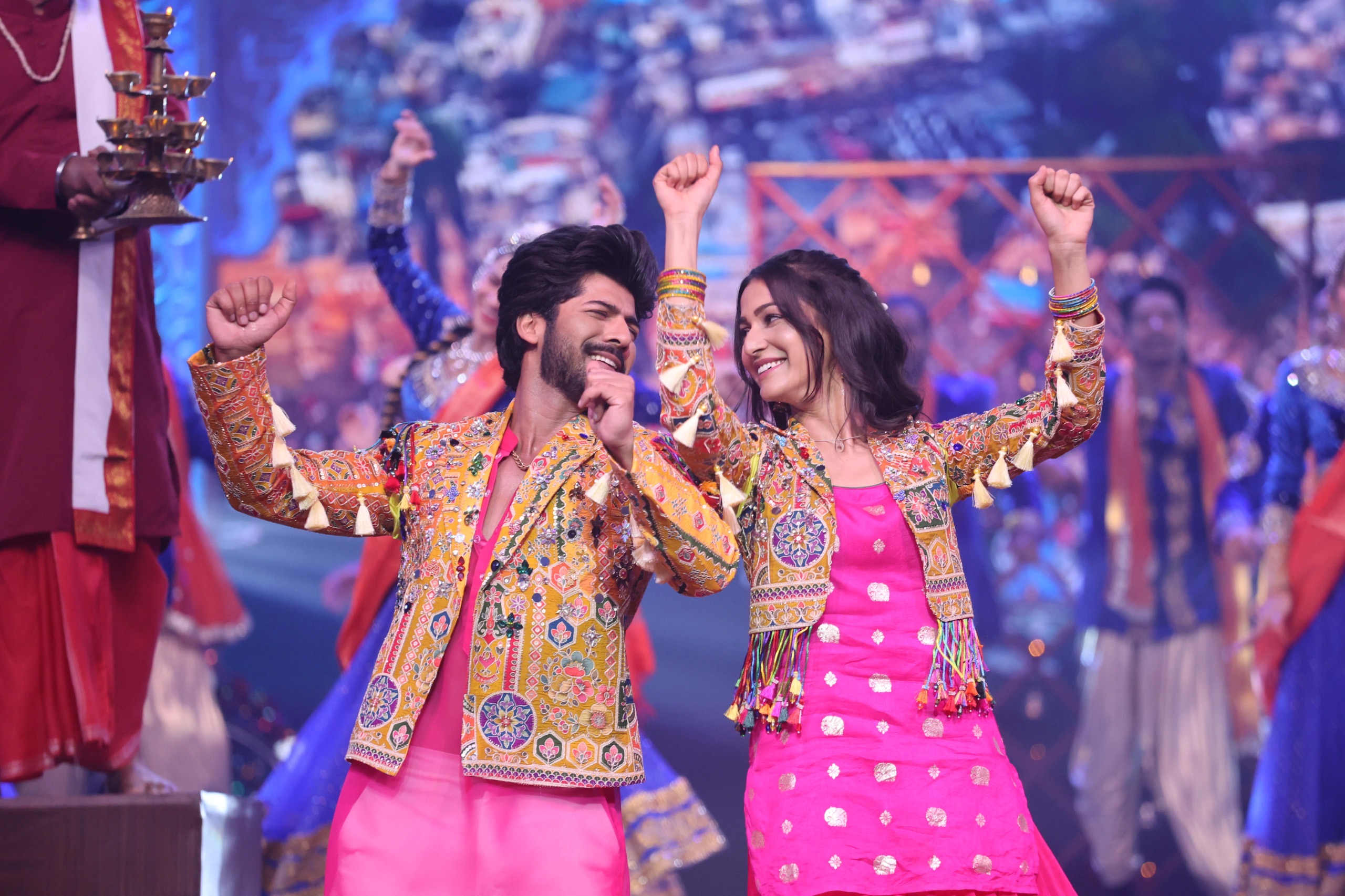 Romance, Drama and Electrifying Chemistry! Sharad Kelkar–Niharika Chouksey, Amandeep Sidhu–Sheizaan Khan and others bring romance to the Zee Kutumb Awards 2026 stage